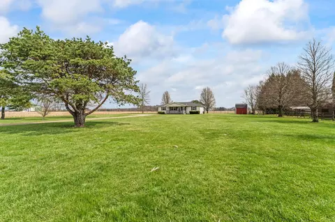 Exterior - 4716 Old Clifton Rd, Springfield, OH 45502 photo 3 of 11