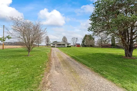 Exterior - 4716 Old Clifton Rd, Springfield, OH 45502 photo 2 of 11