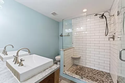 Bath - 4716 Old Clifton Rd, Springfield, OH 45502 photo 1 of 5