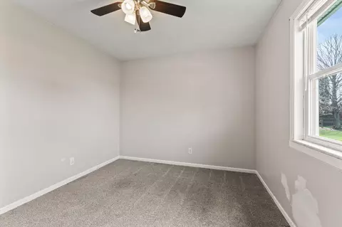 Bedroom - 4716 Old Clifton Rd, Springfield, OH 45502 photo 4 of 7