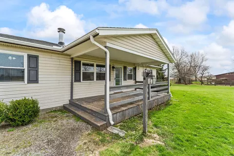 Exterior - 4716 Old Clifton Rd, Springfield, OH 45502 photo 4 of 11
