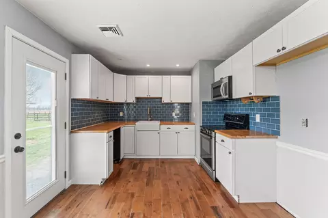 Kitchen - 4716 Old Clifton Rd, Springfield, OH 45502 photo 1 of 3