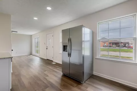 Entry Way - 2037 Gerald Dr, Springfield, OH 45505 photo 1 of 1