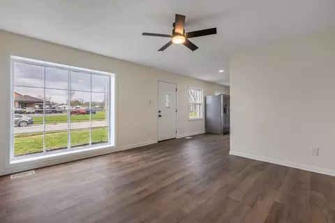 Living - 2037 Gerald Dr, Springfield, OH 45505 photo 1 of 3