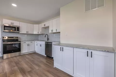 Kitchen - 2037 Gerald Dr, Springfield, OH 45505 photo 1 of 4