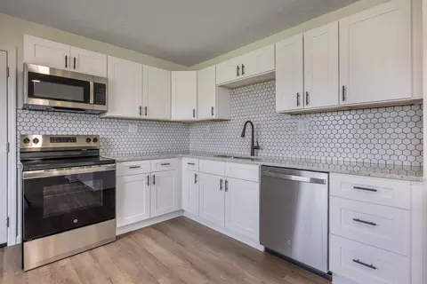 Kitchen - 2037 Gerald Dr, Springfield, OH 45505 photo 2 of 4