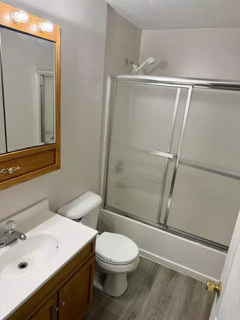 Bath - 617 Echo St, Celina, OH 45822 photo 1 of 1