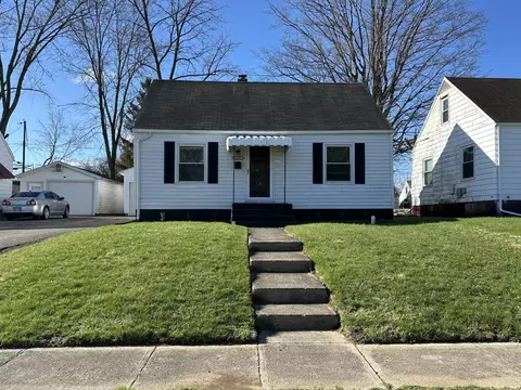 1633 N Sweetbriar Ln, Springfield, OH 45505