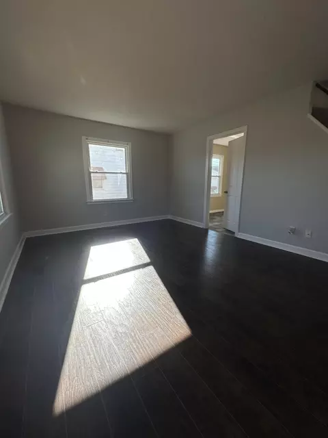 Living - 1633 N Sweetbriar Ln, Springfield, OH 45505 photo 1 of 4