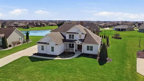 1250 Macintosh Ct, Tipp City, OH 45371