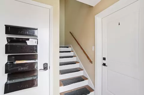 Entry Way - 1806 N Limestone St, Springfield, OH 45503 photo 1 of 5