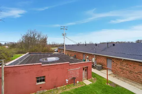 Exterior - 1806 N Limestone St, Springfield, OH 45503 photo 6 of 8