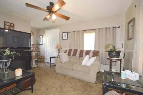 Living - 1417 Kenton St, Springfield, OH 45505 photo 2 of 4