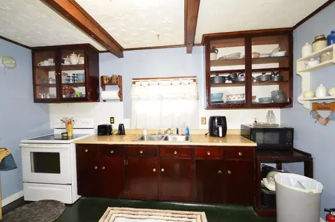 Kitchen - 1417 Kenton St, Springfield, OH 45505 photo 5 of 7