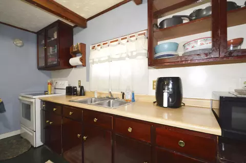 Kitchen - 1417 Kenton St, Springfield, OH 45505 photo 4 of 7