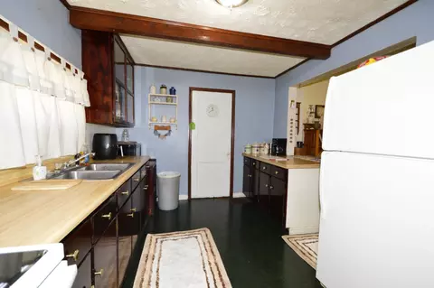 Kitchen - 1417 Kenton St, Springfield, OH 45505 photo 3 of 7