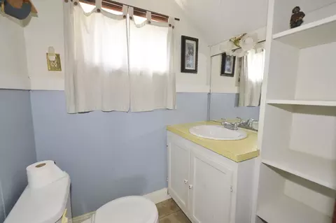 Bath - 1417 Kenton St, Springfield, OH 45505 photo 4 of 4