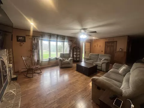 Living - 8601 Houston Rd, Sidney, OH 45365 photo 4 of 5