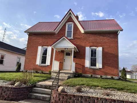 206 E Benton St, Wapakoneta, OH 45895