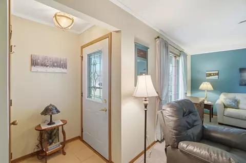 Entry Way - 1039 Bradford Dr, Springfield, OH 45503 photo 1 of 1