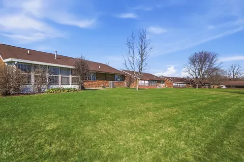 Exterior - 1039 Bradford Dr, Springfield, OH 45503 photo 11 of 12