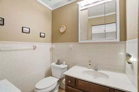 Bath - 1039 Bradford Dr, Springfield, OH 45503 photo 2 of 2