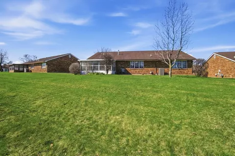 Exterior - 1039 Bradford Dr, Springfield, OH 45503 photo 7 of 12