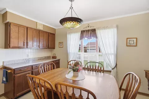 Dining - 1039 Bradford Dr, Springfield, OH 45503 photo 2 of 3