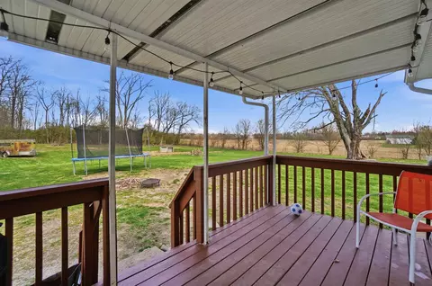 Exterior - 3016 Old Springfield Rd, Springfield, OH 45502 photo 4 of 10