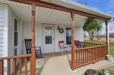 Exterior - 3016 Old Springfield Rd, Springfield, OH 45502 photo 3 of 10