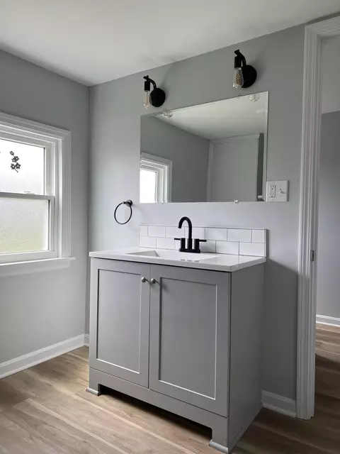 Bath - 533 Lyle Ave, Springfield, OH 45505 photo 3 of 3