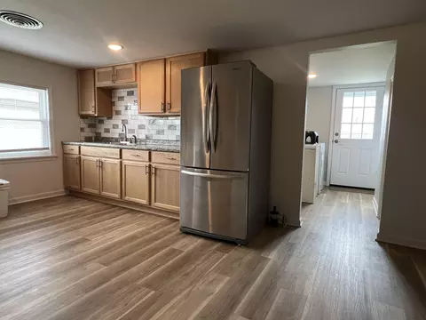 Kitchen - 533 Lyle Ave, Springfield, OH 45505 photo 4 of 4