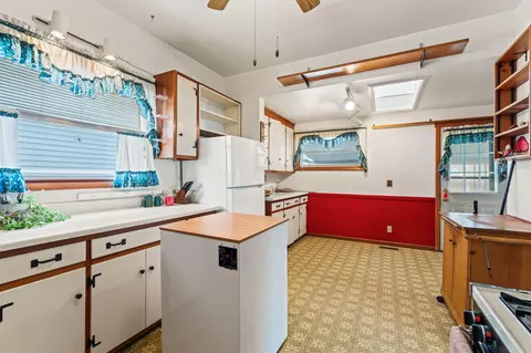 Kitchen - 329 S Western Ave, Springfield, OH 45506 photo 3 of 4
