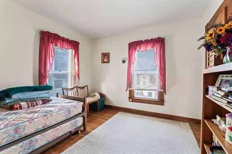 Bedroom - 329 S Western Ave, Springfield, OH 45506 photo 3 of 4