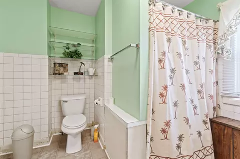Bath - 329 S Western Ave, Springfield, OH 45506 photo 2 of 2