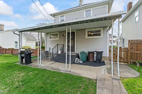 Exterior - 329 S Western Ave, Springfield, OH 45506 photo 5 of 10