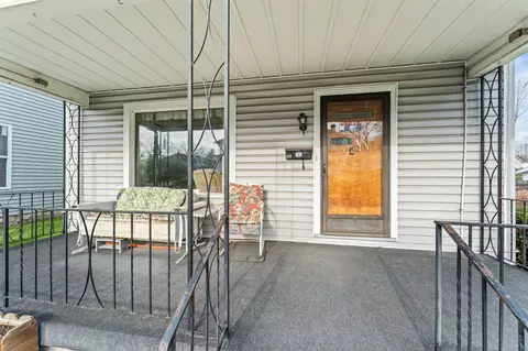 Exterior - 329 S Western Ave, Springfield, OH 45506 photo 3 of 10