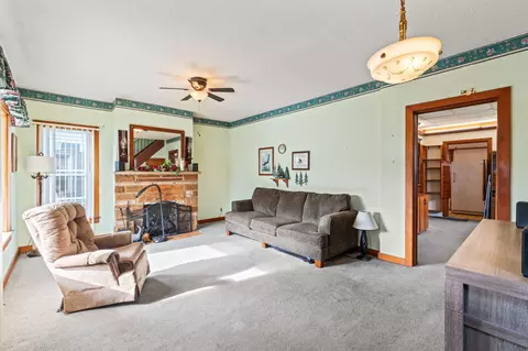 Living - 329 S Western Ave, Springfield, OH 45506 photo 1 of 4