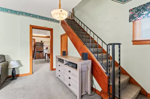Entry Way - 329 S Western Ave, Springfield, OH 45506 photo 1 of 2