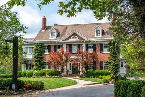 1115 Oakwood Ave, Oakwood, OH 45419