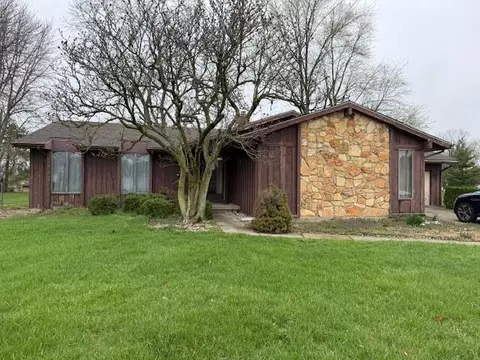748 Stratford Dr, Sidney, OH 45365