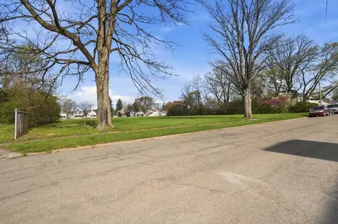 302 S Clairmont Ave, Springfield, OH 45505 photo 10