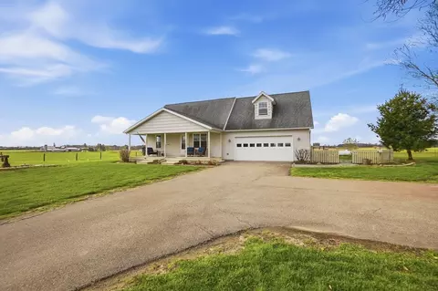 Exterior - 281 W Jackson Rd, Springfield, OH 45502 photo 3 of 11