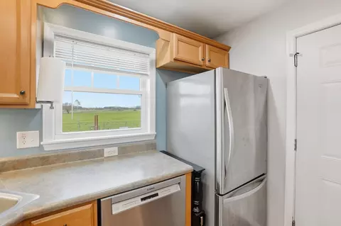 Kitchen - 281 W Jackson Rd, Springfield, OH 45502 photo 3 of 3