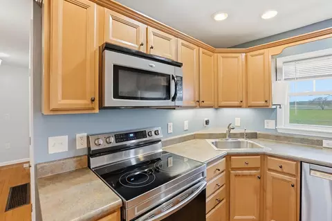 Kitchen - 281 W Jackson Rd, Springfield, OH 45502 photo 1 of 3