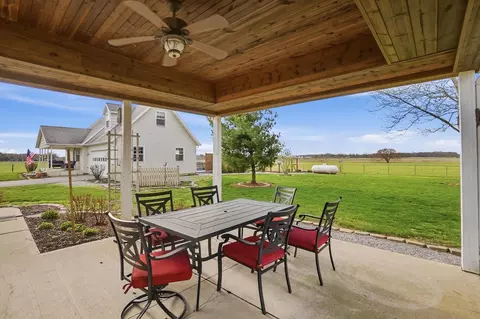 Exterior - 281 W Jackson Rd, Springfield, OH 45502 photo 5 of 11