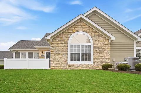 4662 Cobblestone Dr, Tipp City, OH 45371