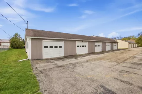 Exterior - 1052 Cheyenne Ave #1052, Springfield, OH 45503 photo 4 of 7