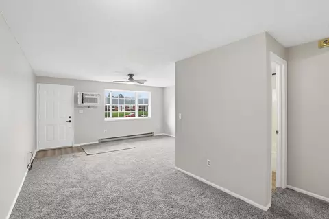 Living - 1052 Cheyenne Ave #1052, Springfield, OH 45503 photo 3 of 3
