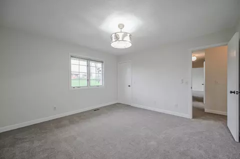 Bedroom - 732 Grandview Dr, Springfield, OH 45503 photo 2 of 4